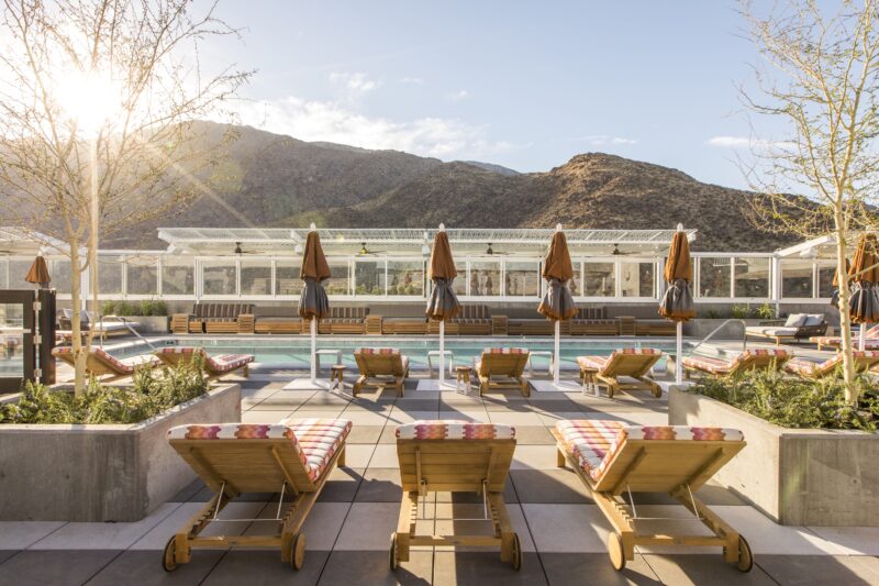 07_Rooftop Pool_KimptonRowanPalmSprings_credit-Laure Joliet.jpg