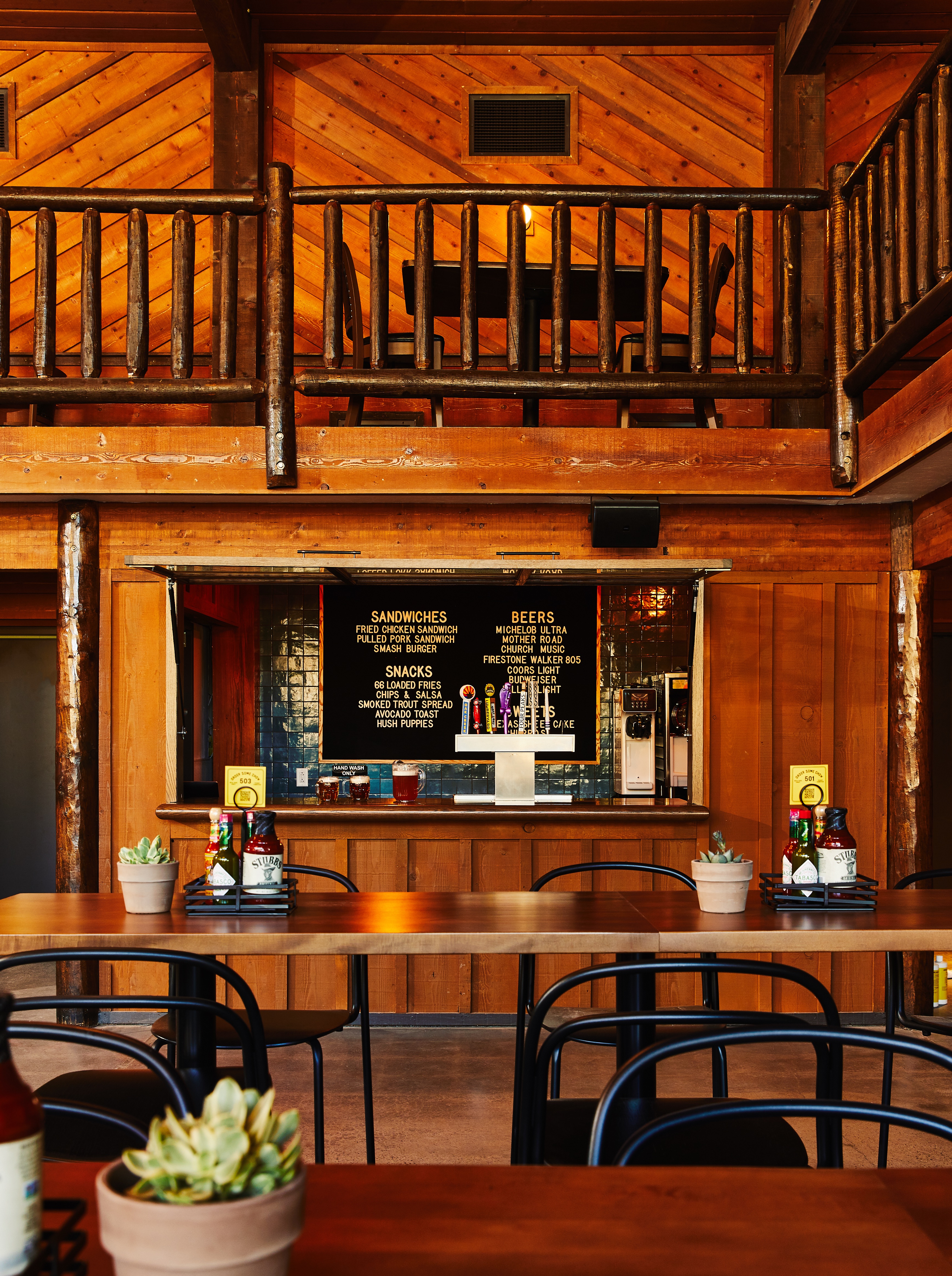 trailborn-grand-canyon_camp-hall