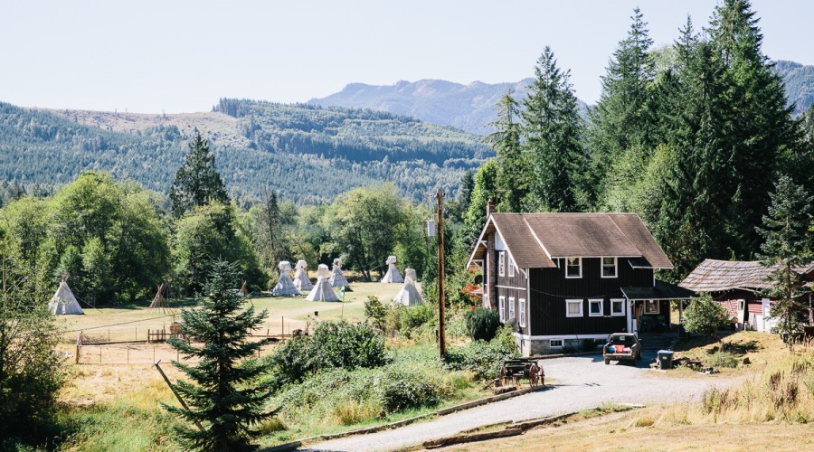mt-rainier-tipi-farm