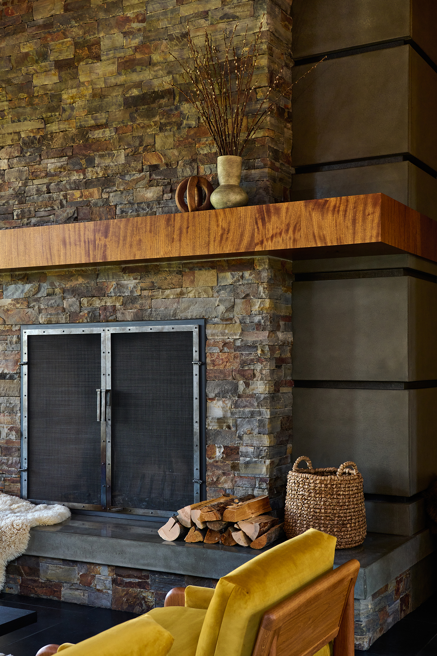 Fireplace Bend Oregon House by Tricorn Black