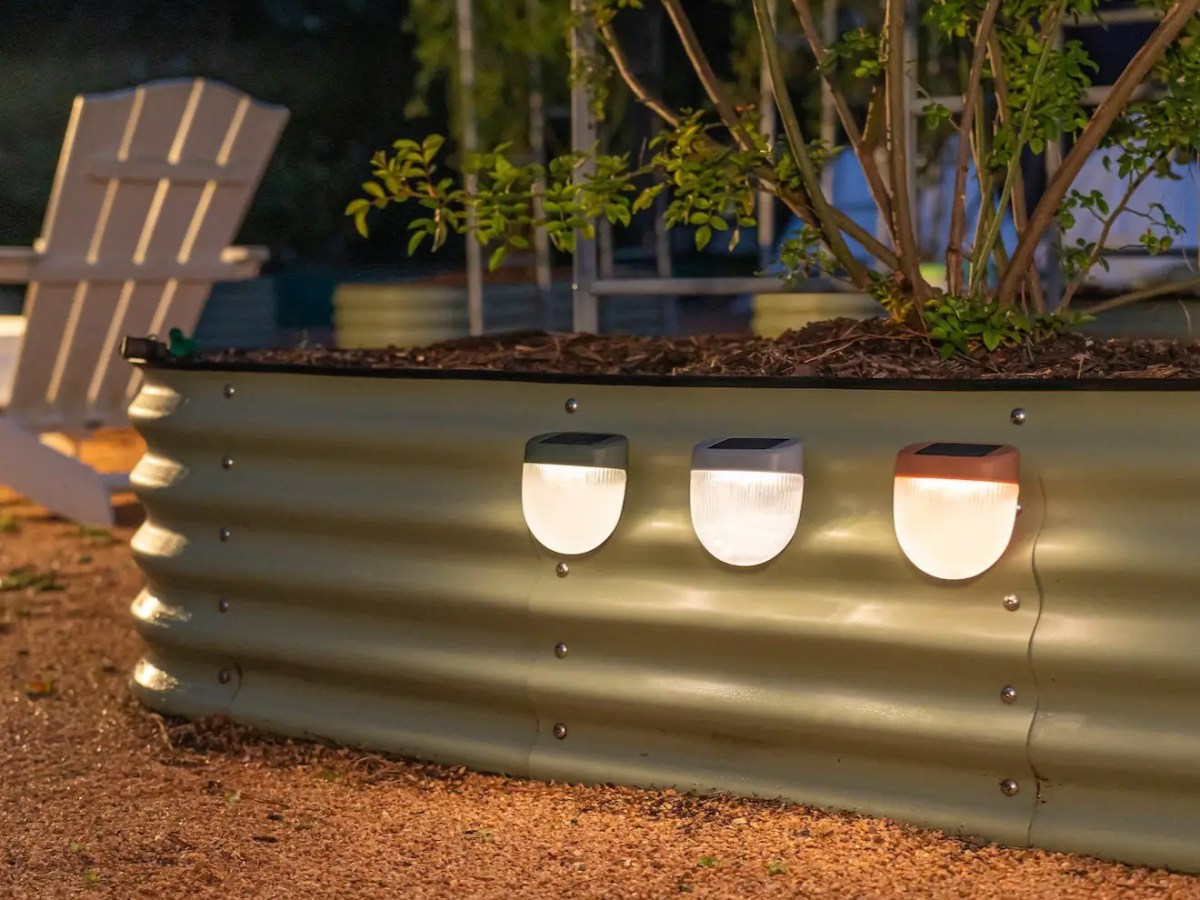 Vego Rippled Solar Garden Light