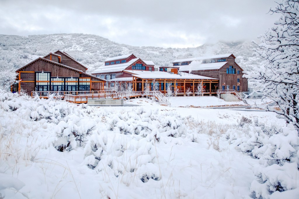 These Are the Absolute Best Spots for Après in the West (Even If You Aren't Hitting the Slopes)