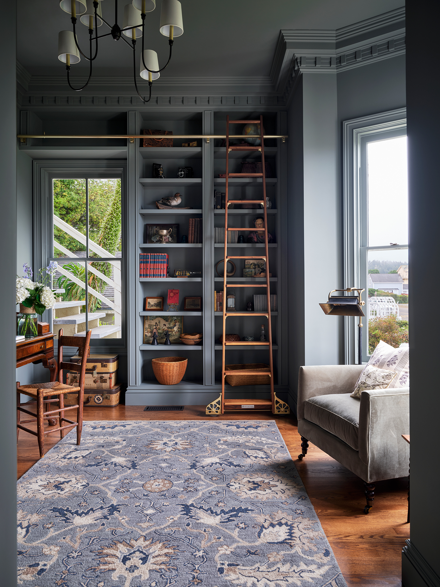 Library in Mendocino Italianate House by Atelier Julienne