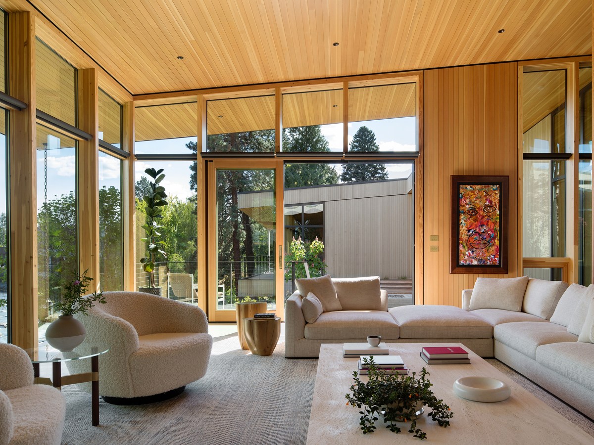 A Central Oregon Home Was Designed to Connect to the Land, Water, and Sky