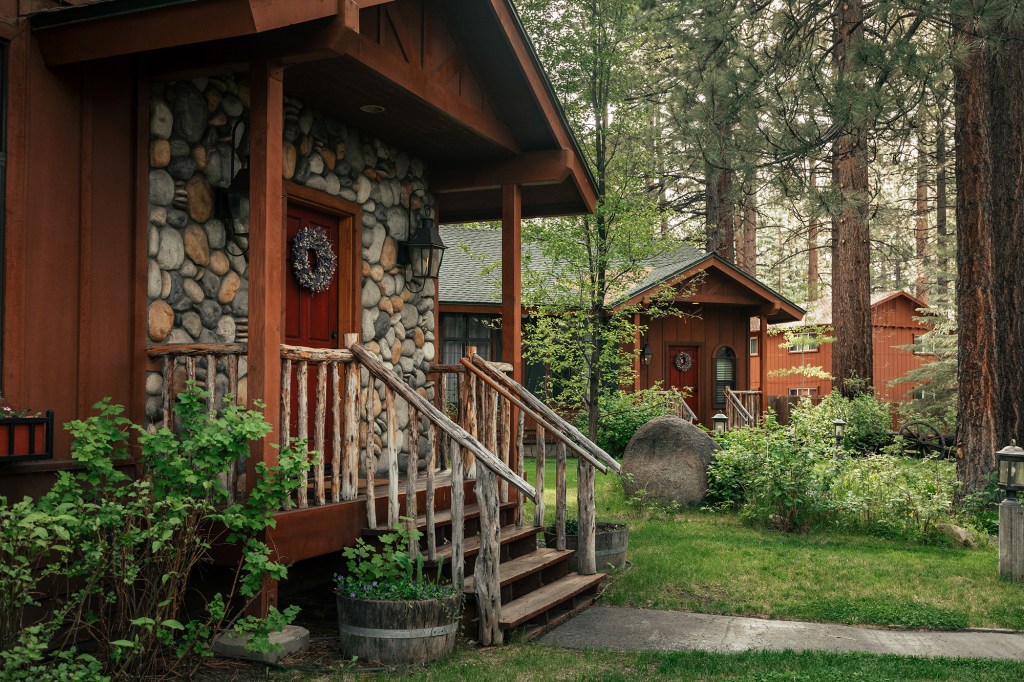 Black Bear Lodge Cabins