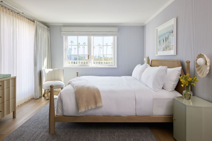 Bedroom at the Bay Shores Peninsula Hotel