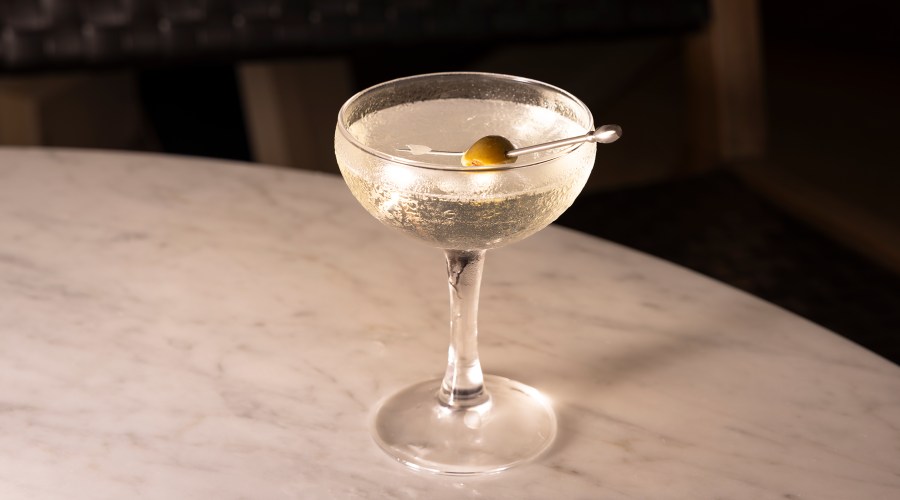 How to Make the Perfect Martini, According to Bartenders