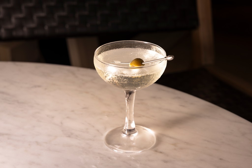 How to Make the Perfect Martini, According to Bartenders