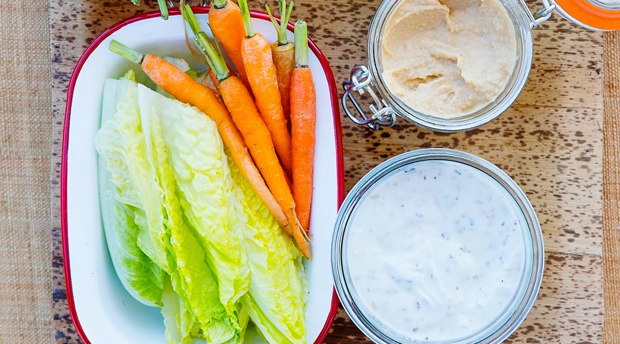 Zaatar Yogurt Dip and Vegetables