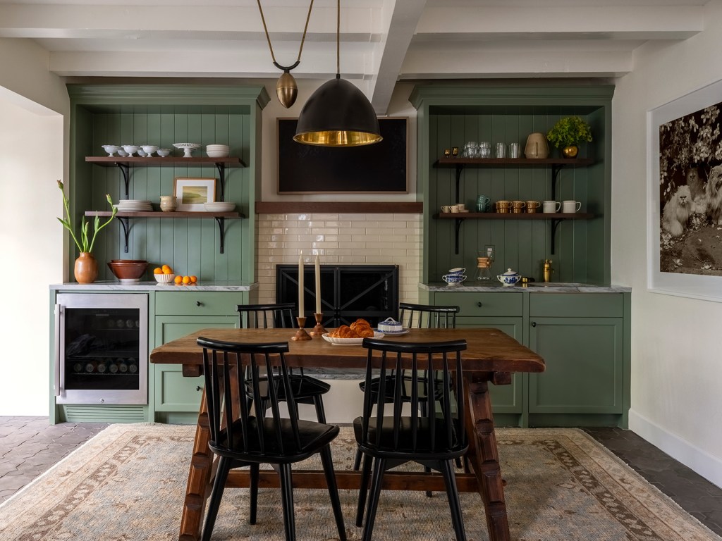 Dining Nook in Lake Oswego Cottage by Casework