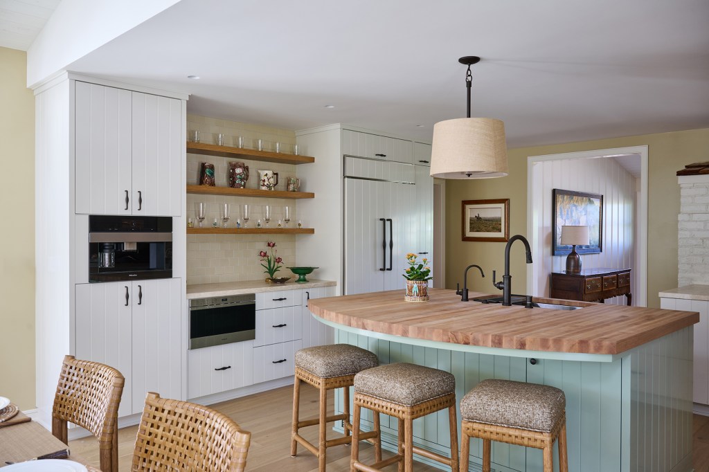 Kitchen in Smoke Tree Ranch House by Rollins Andrew