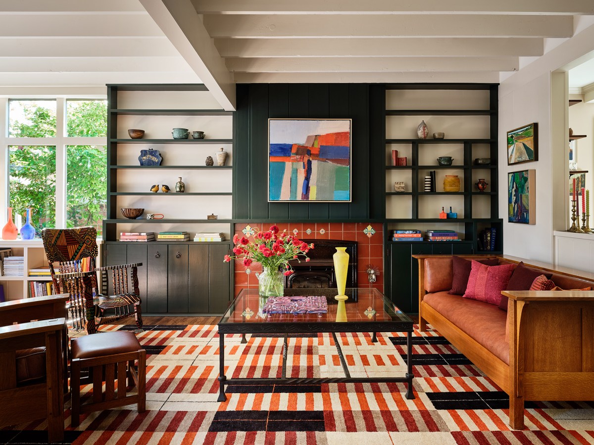 In This Palo Alto Home, the Interiors Are the Backdrop for an Eclectic Art Collection