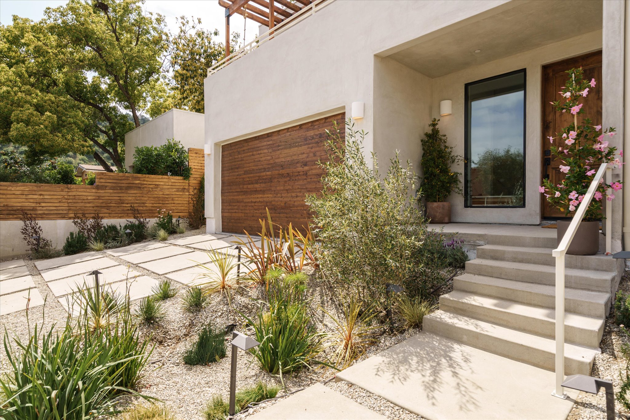 This Is Why Landscape Designers Are Ditching Mulch