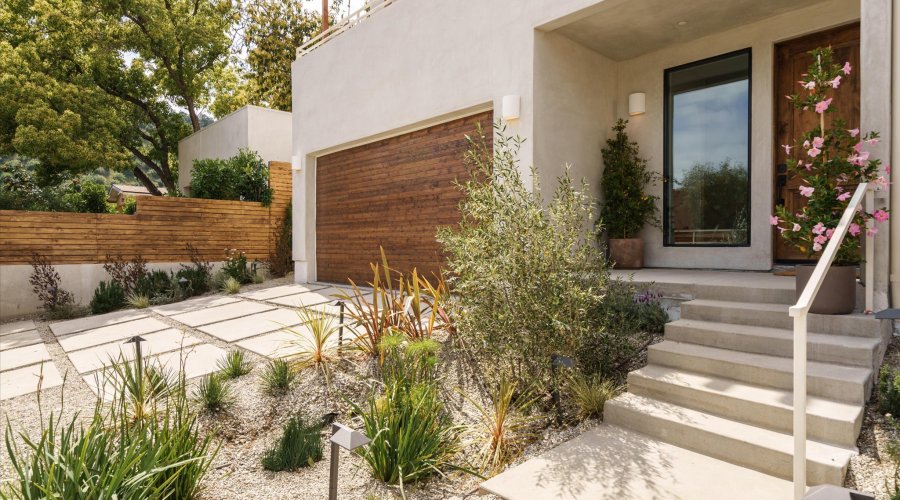 This Is Why Landscape Designers Are Ditching Mulch