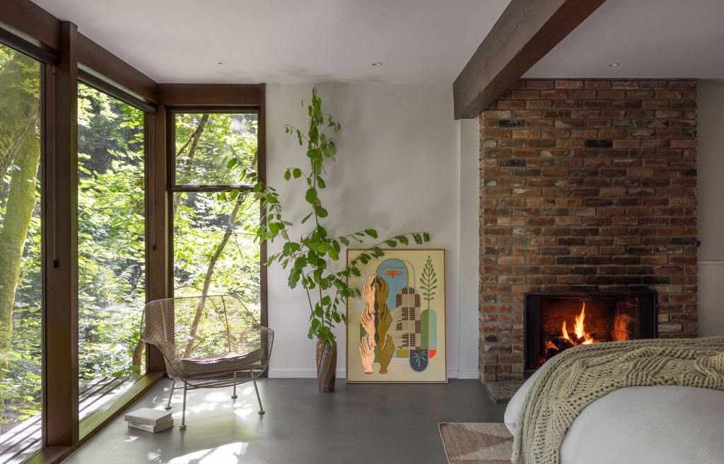 Bedroom Fireplace Burrows House by chadbourne + doss