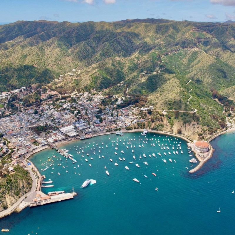 This Young Couple Moved into a 40-Foot Boat with Zero Sailing Experience—Here’s What They Learned