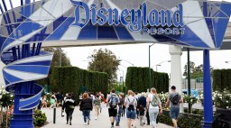 Disneyland Sign