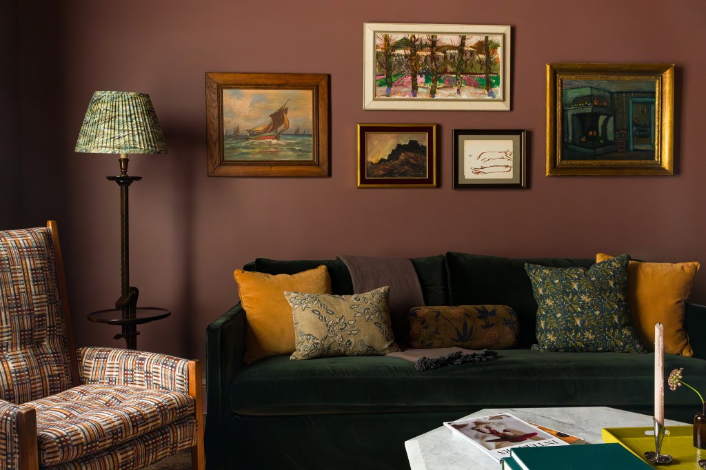 Gallery Wall Re-Find