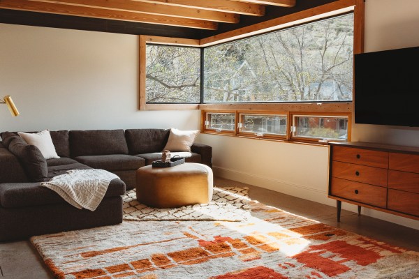 Buying a Rug? 4 Crucial Rules Designers Always Follow