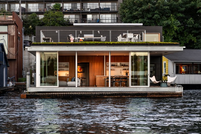 Seattle Floating Home by Dyna Builders