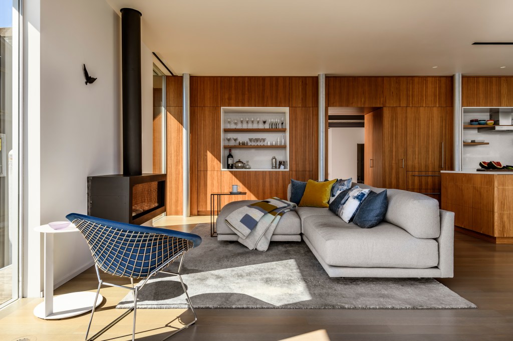 Sitting Area Seattle Floating Home by Dyna Builders