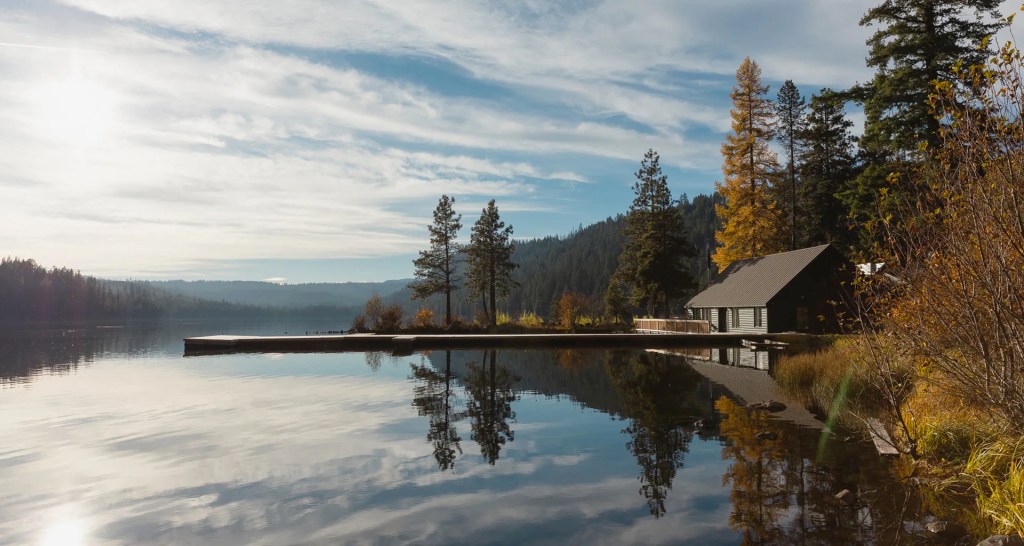 The Perfect Oregon Lake Escape You’ve Probably Never Heard Of 