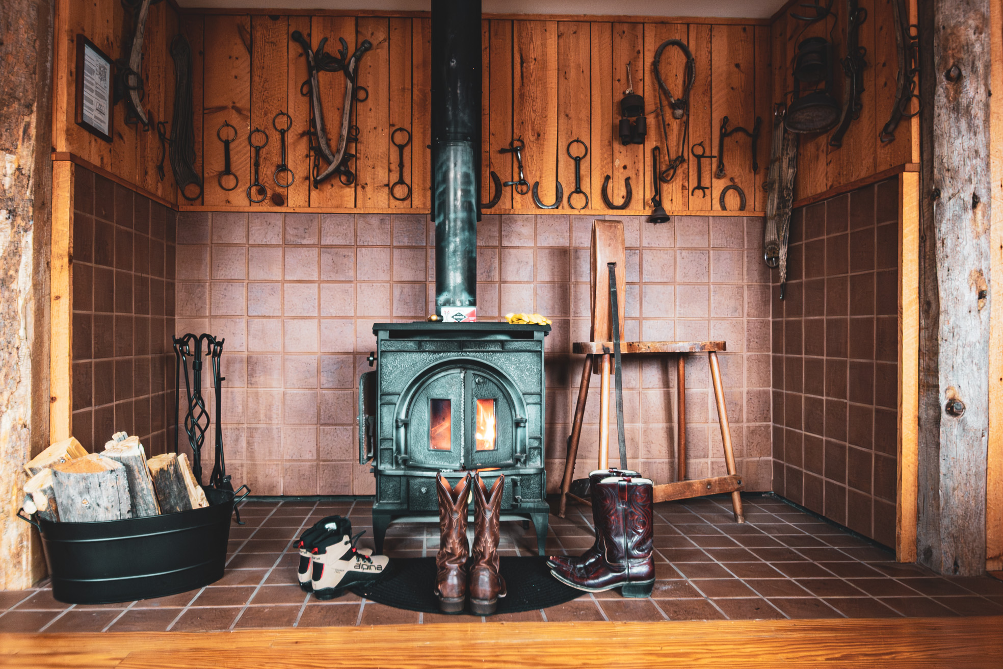 zirkel-cabin-fireplace