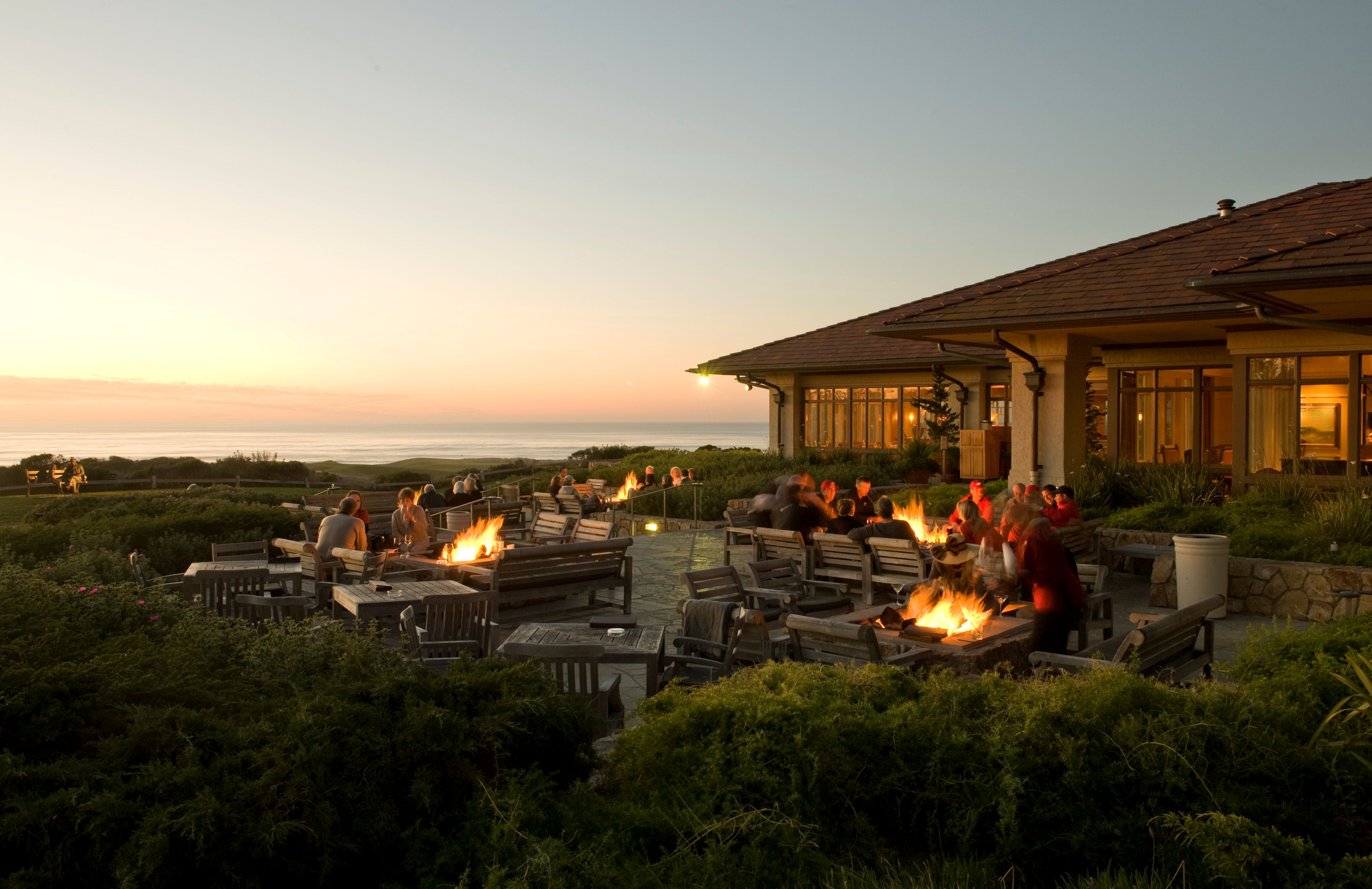 the-inn-at-spanish-bay-fire-pits