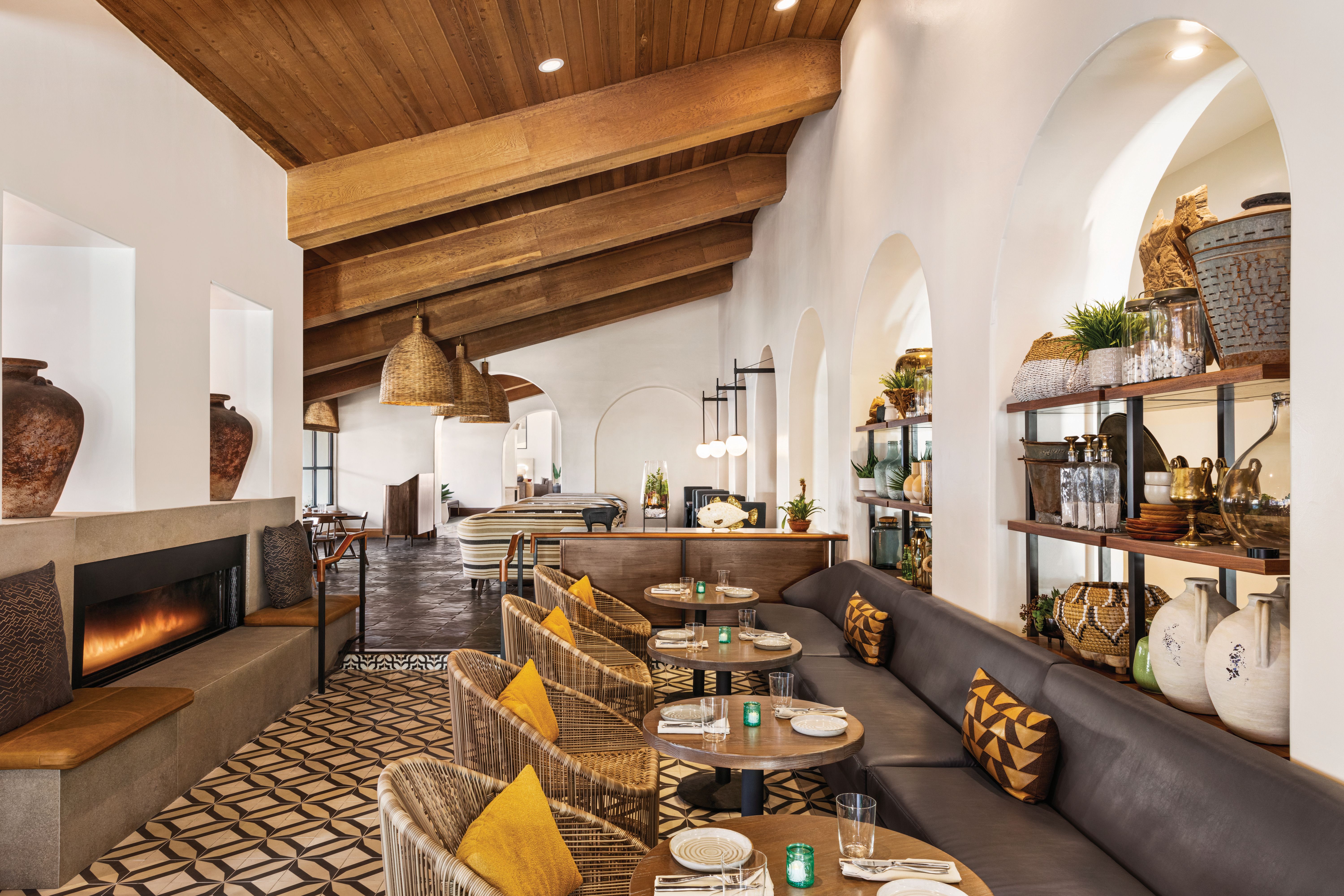 warm-design-forward-interiors-at-ox-ocean-blending-coastal-and-california-influences
