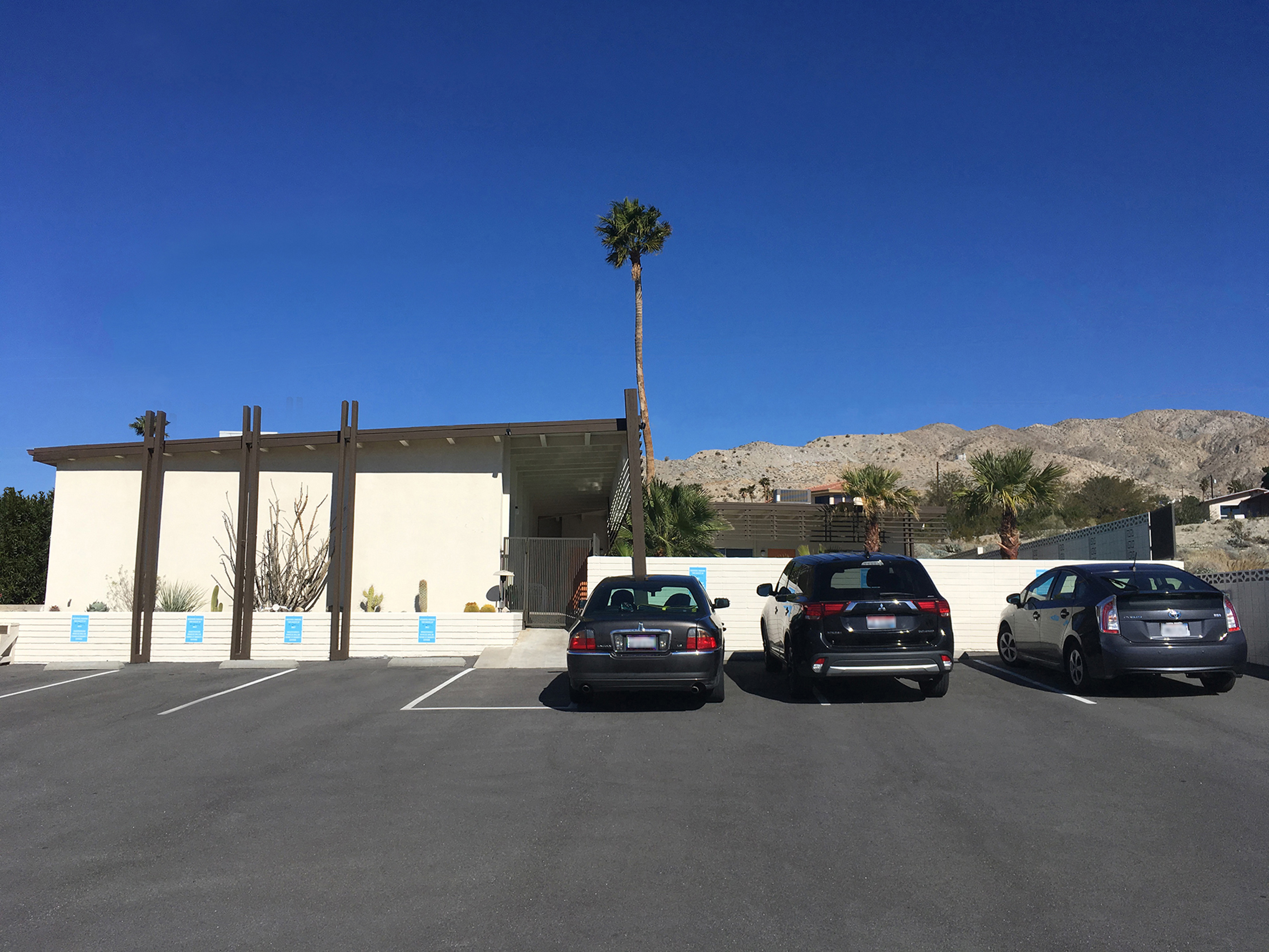 front-entrance-parking