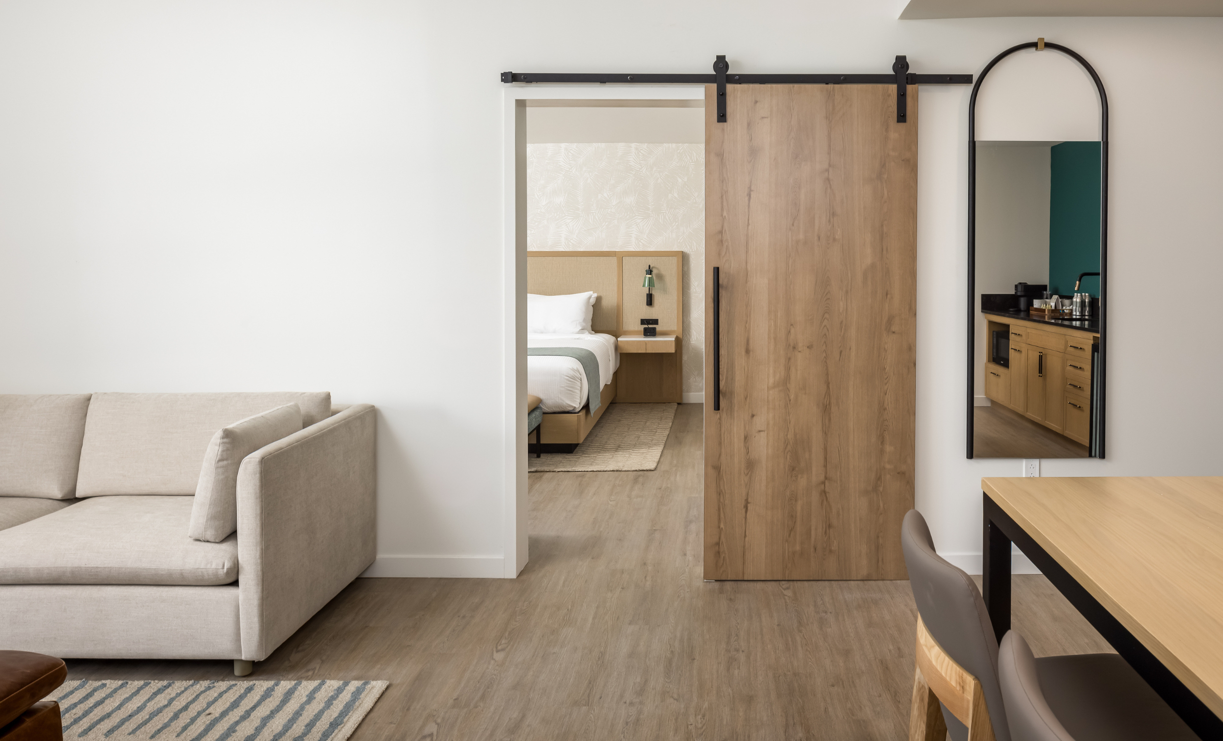 guesthouse-hotels-golf-view-king-suite