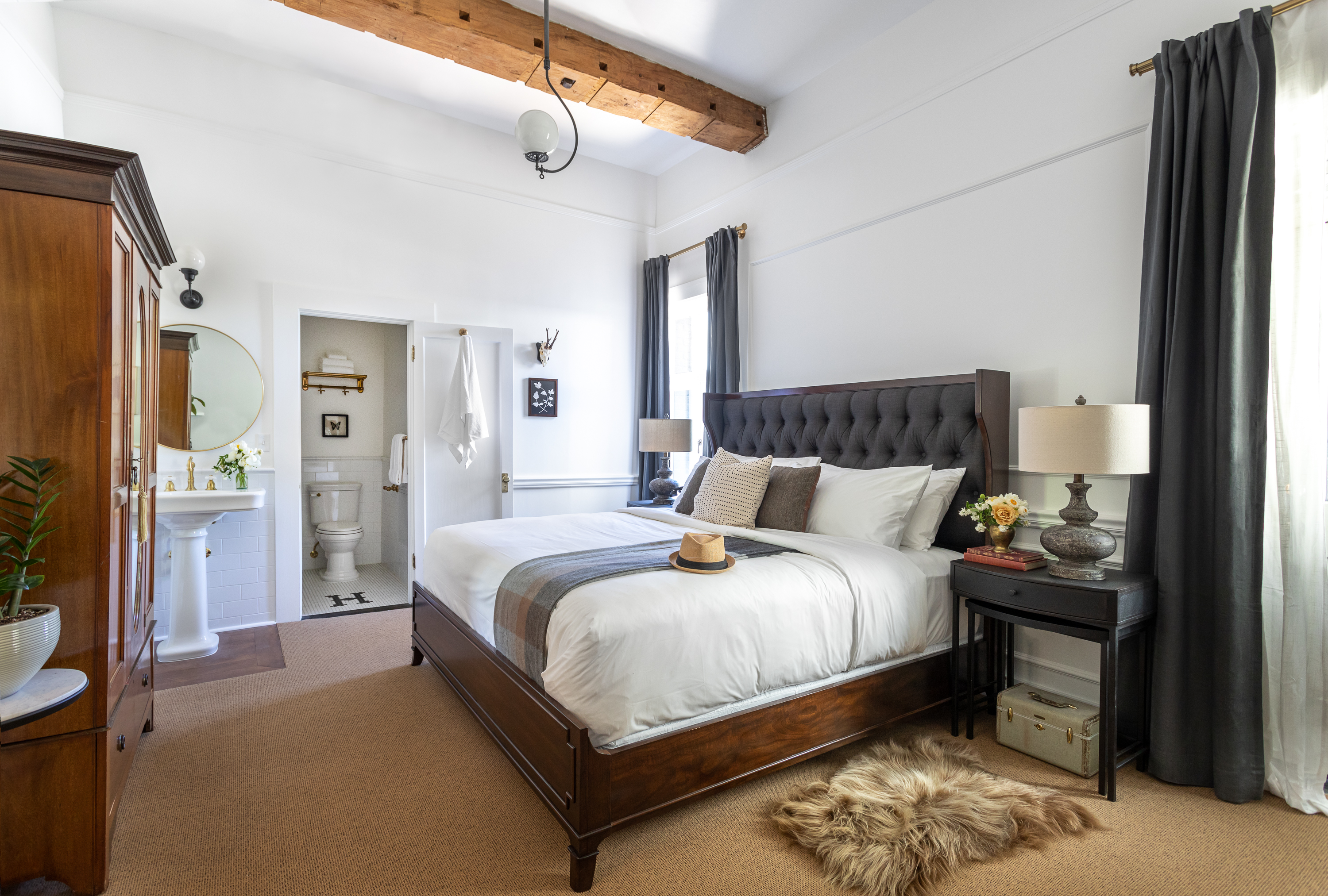 bedroom-suite