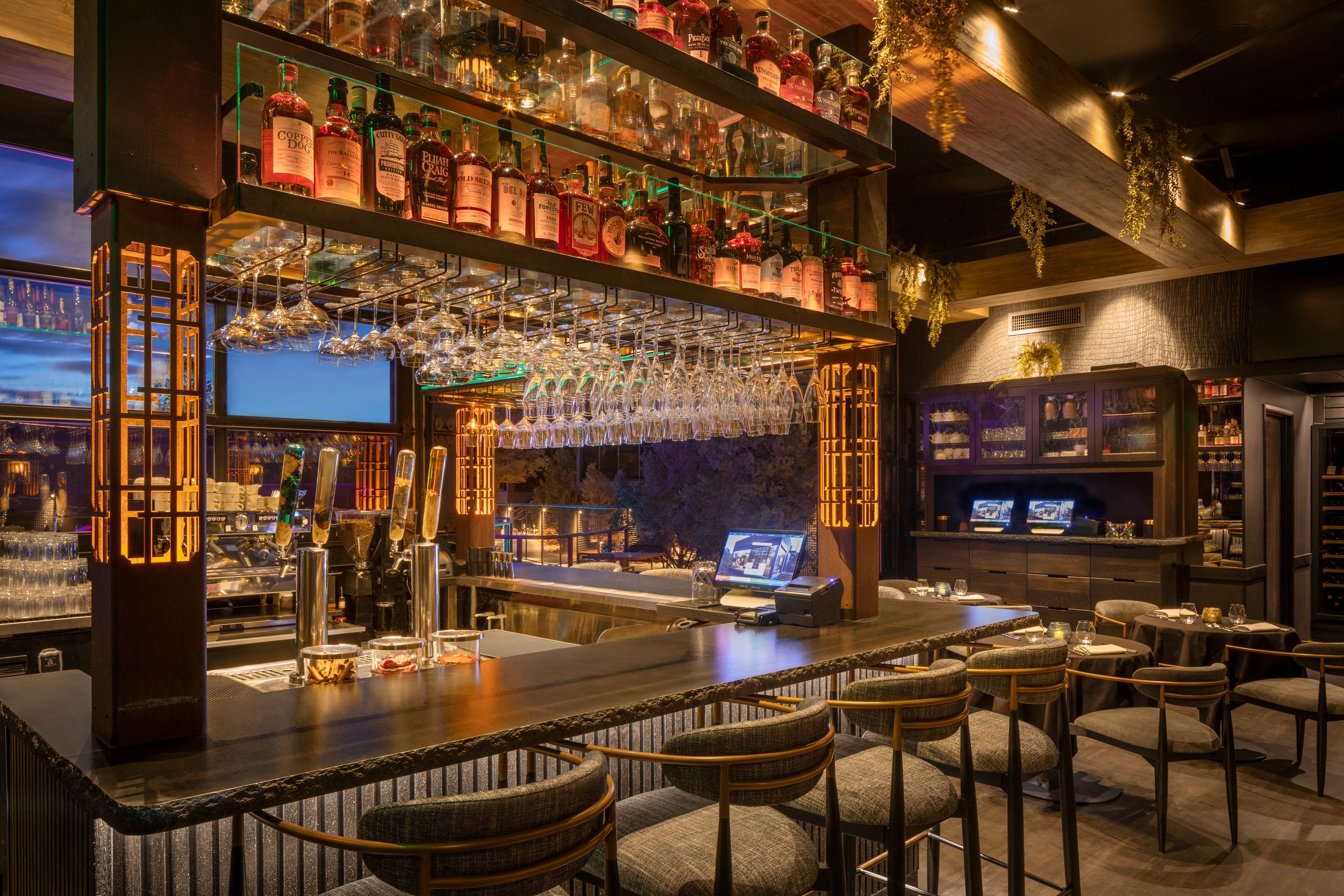 forty1-bar
