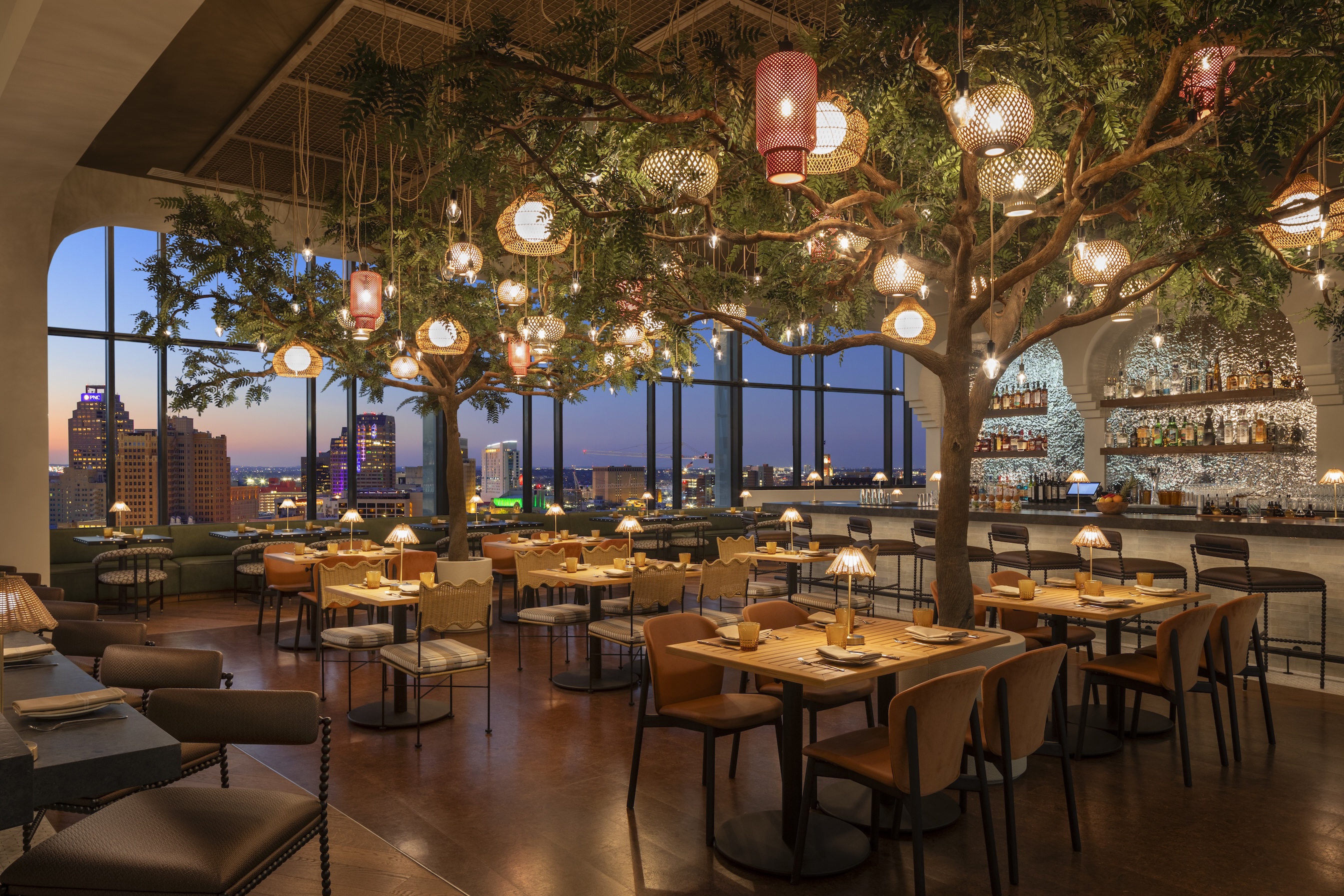 the-monarch-san-antonios-rooftop-restaurant-aleteo