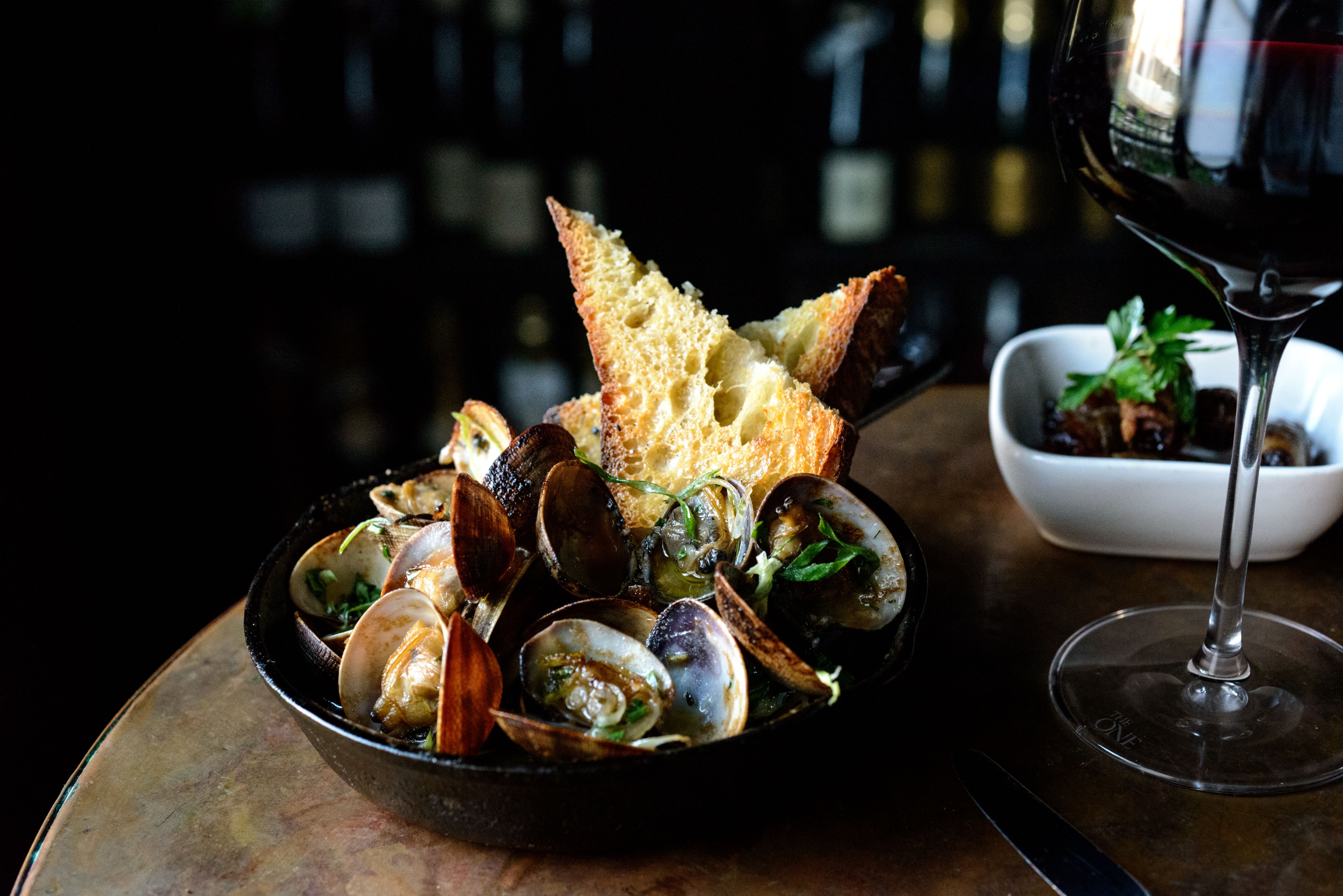 wood-oven-roasted-clams
