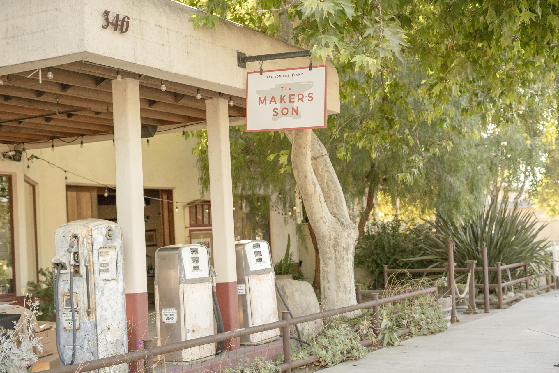 located-in-a-restored-1920s-garage-and-gas-station-the-makers-son-embodies-the-rustic-nature-of-los-alamos