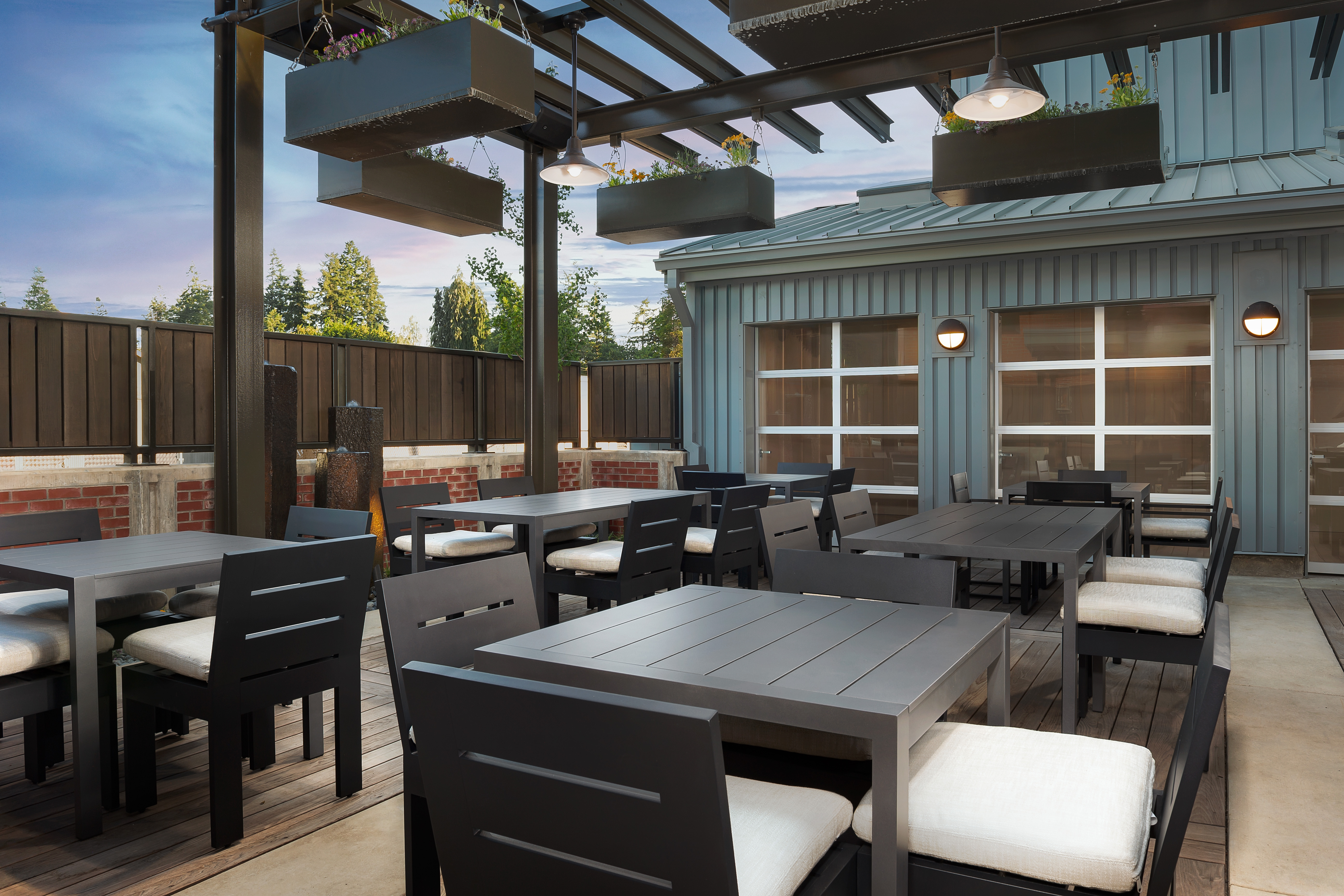 the-inns-outdoor-courtyard-provides-a-peaceful-gathering-space-for-guests-after-a-day-of-wine-tasting