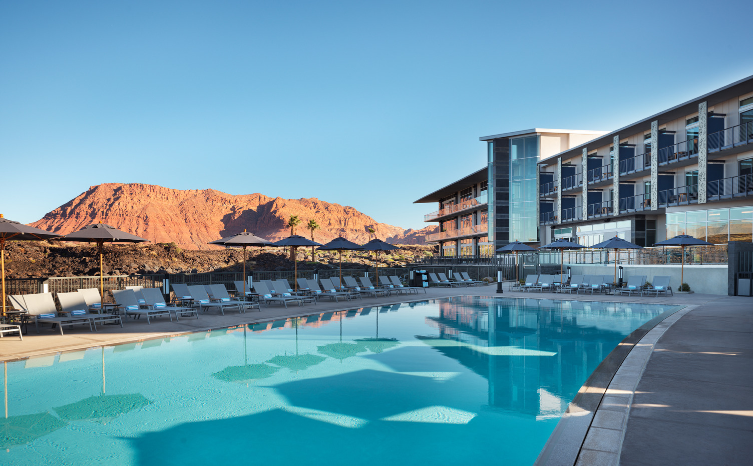 resort-center-pool-at-black-desert-resort