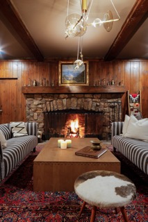 ranch-house-lounge