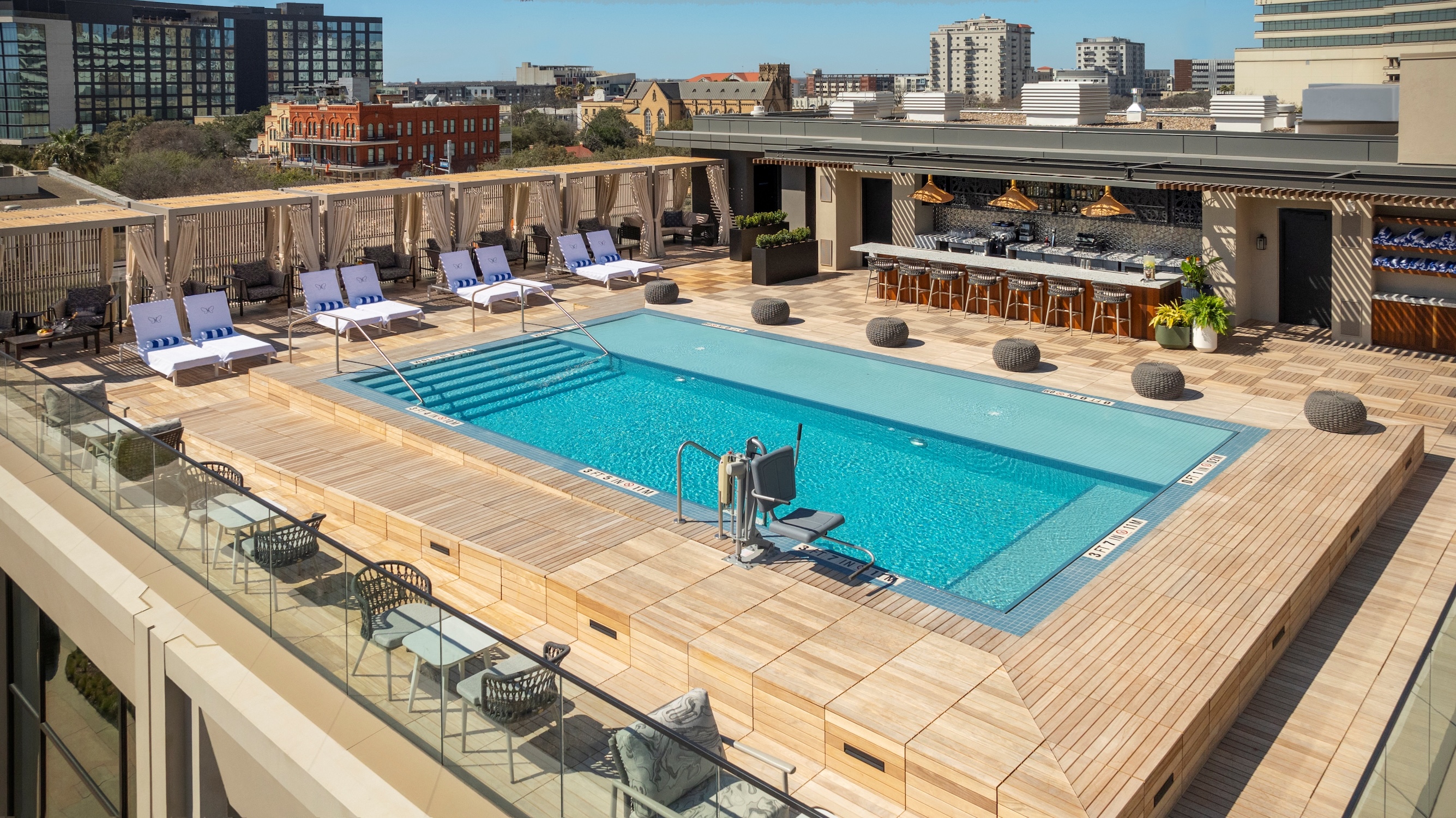 the-monarch-san-antonios-pool