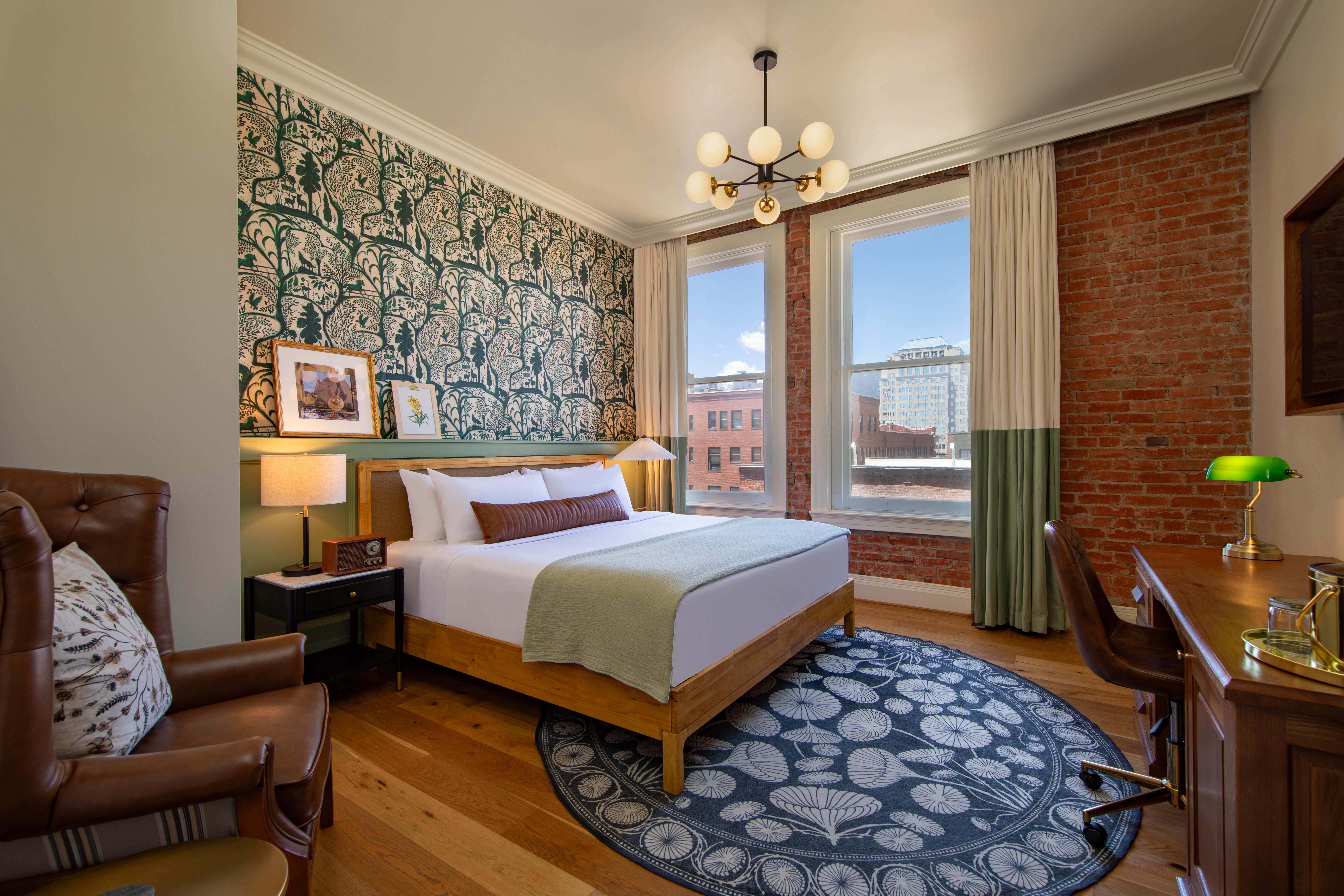 king-room-at-the-mining-exchange-hotel-in-colorado-springs-co