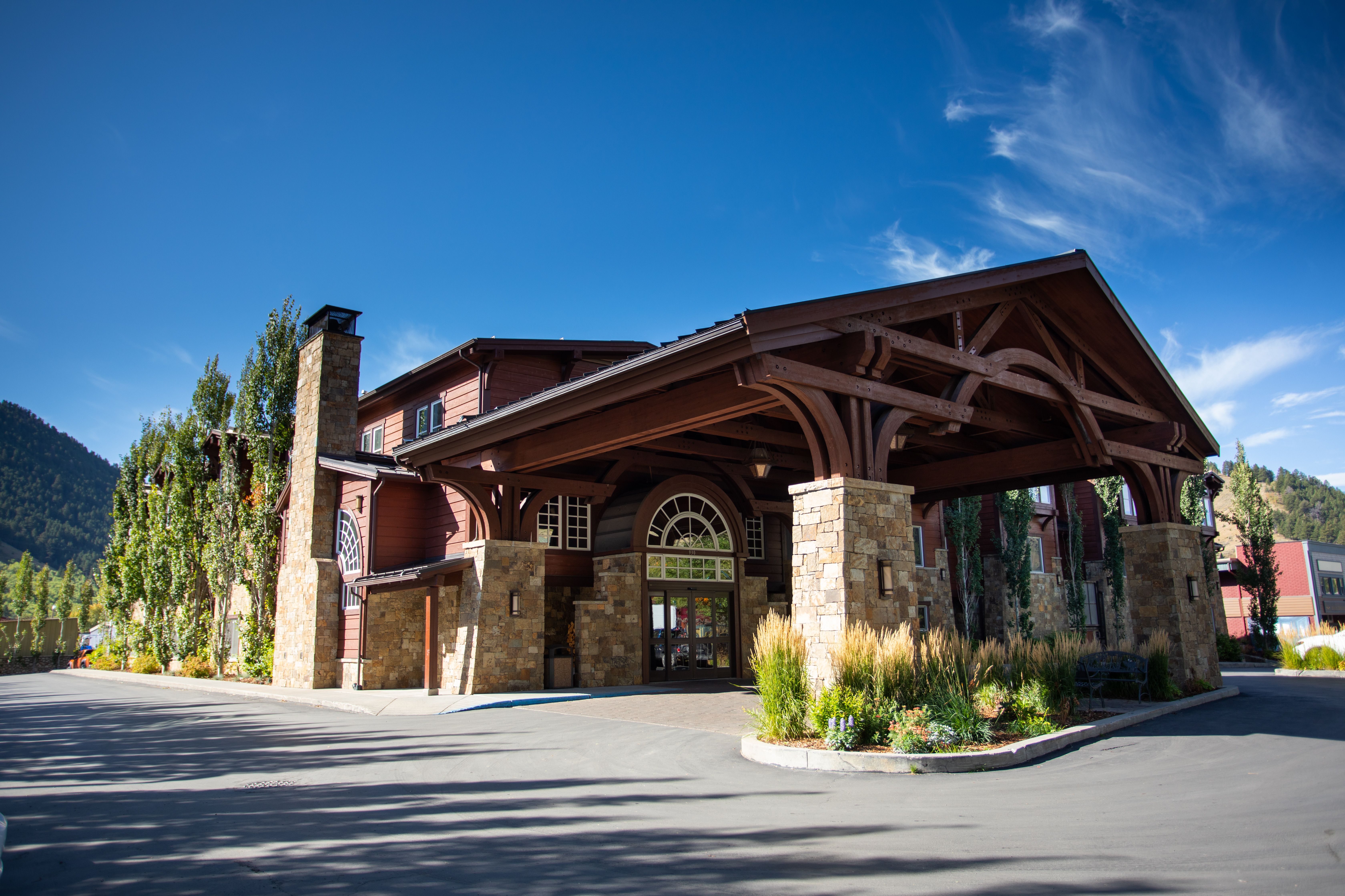wyoming-inn-front-entrance