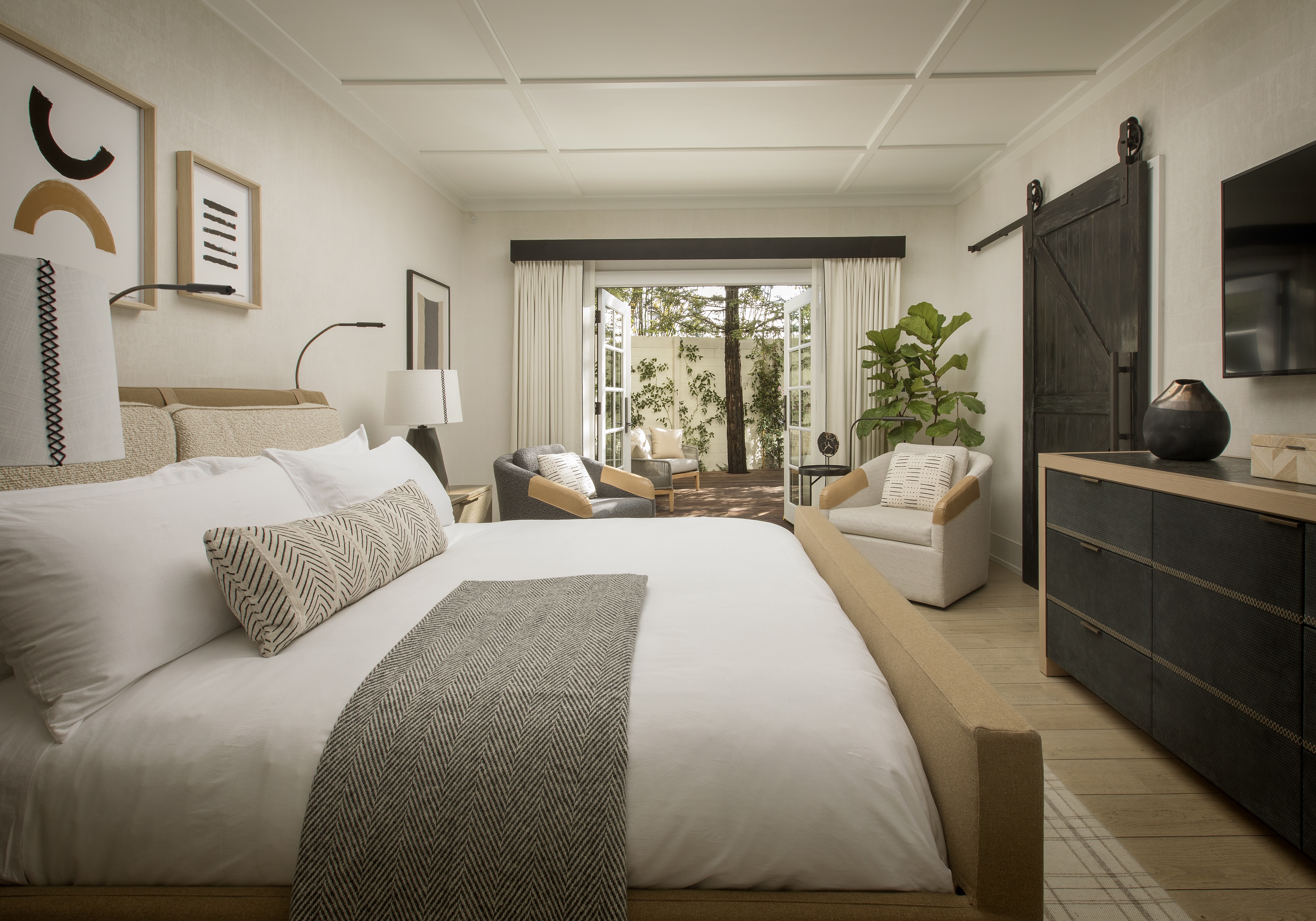 garden-shower-guestroom