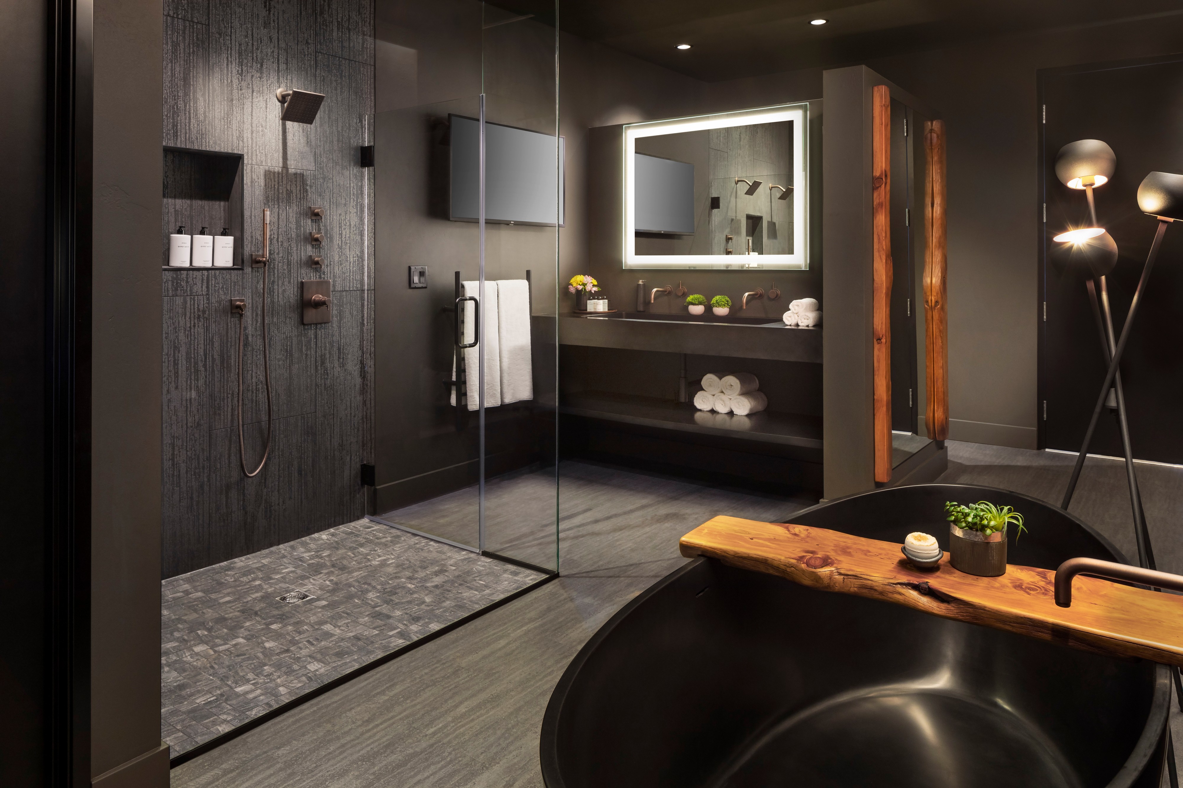 ambiente-atrium-restroom