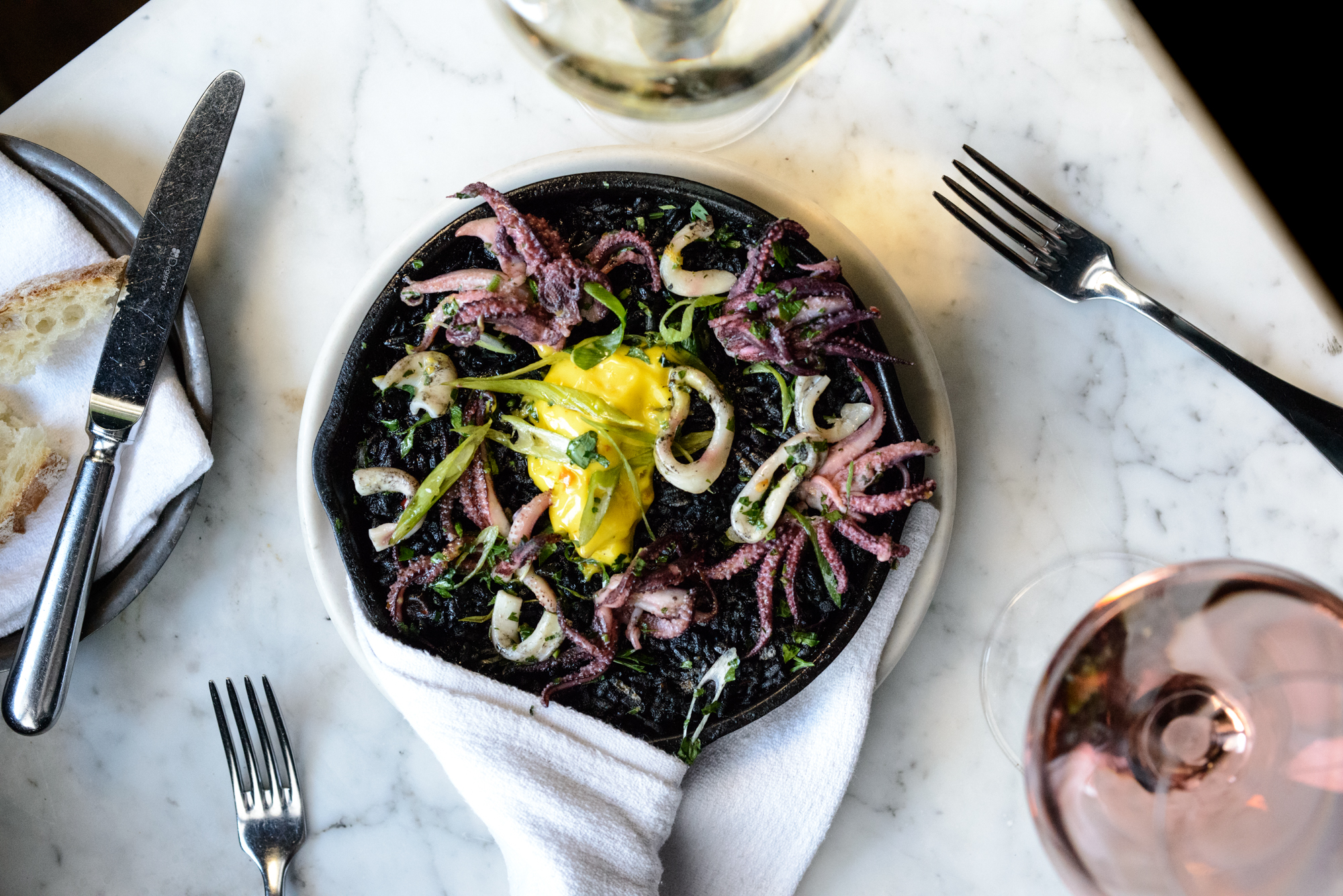 arroz-negro-sofrito-squid-saffron-aioli