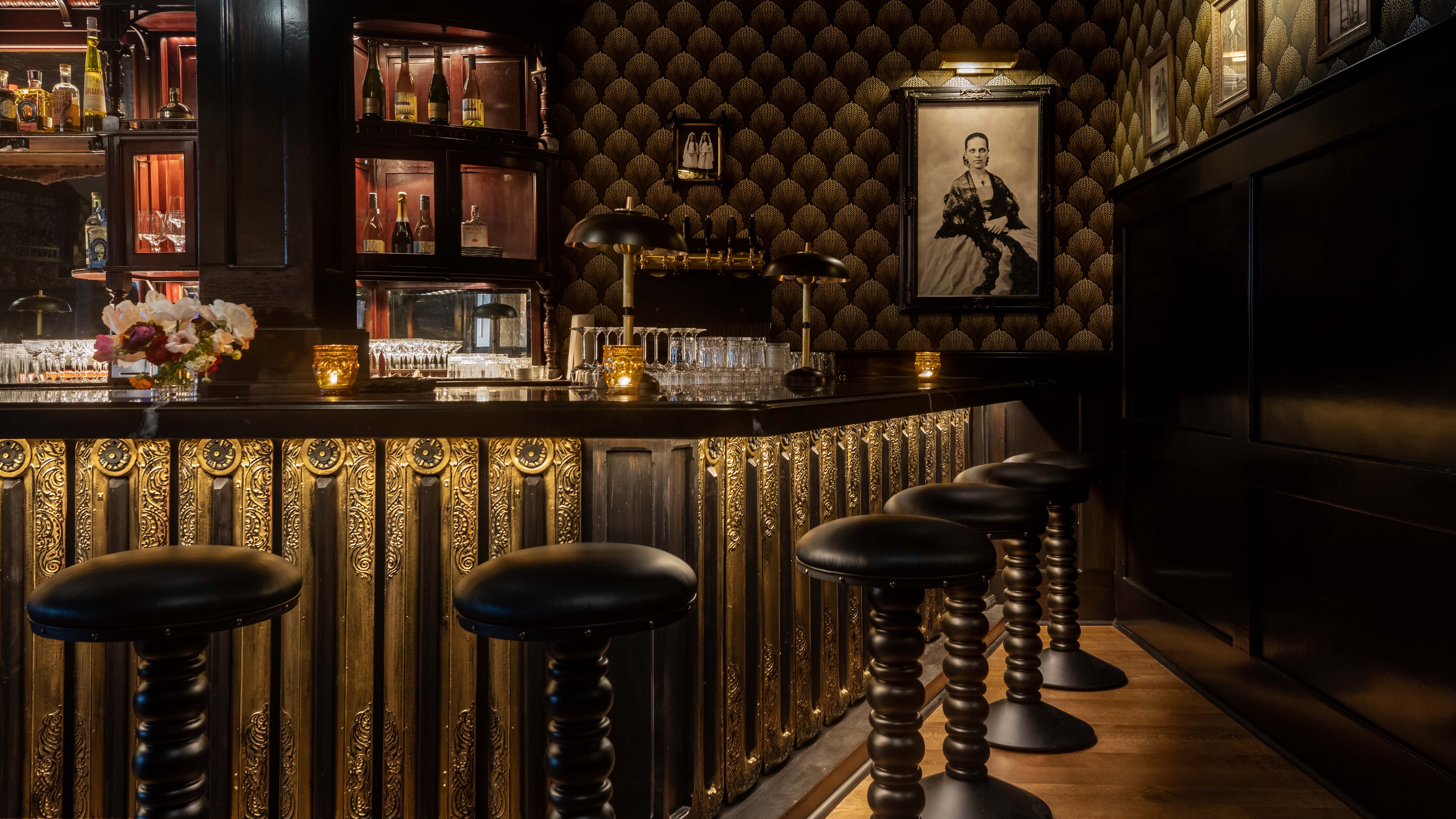 the-national-bar