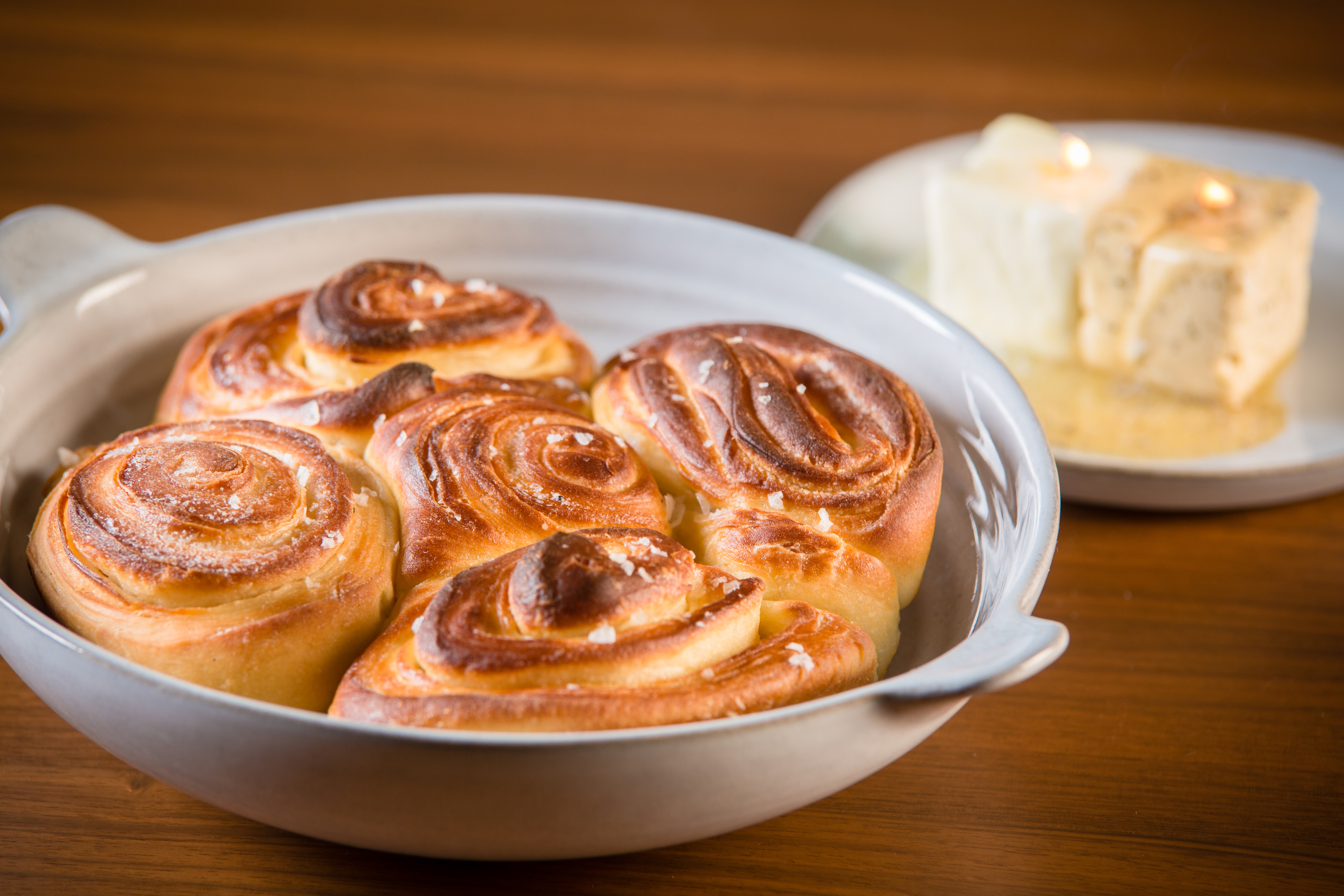 parkerhouse-rolls-with-melting-butter-candles