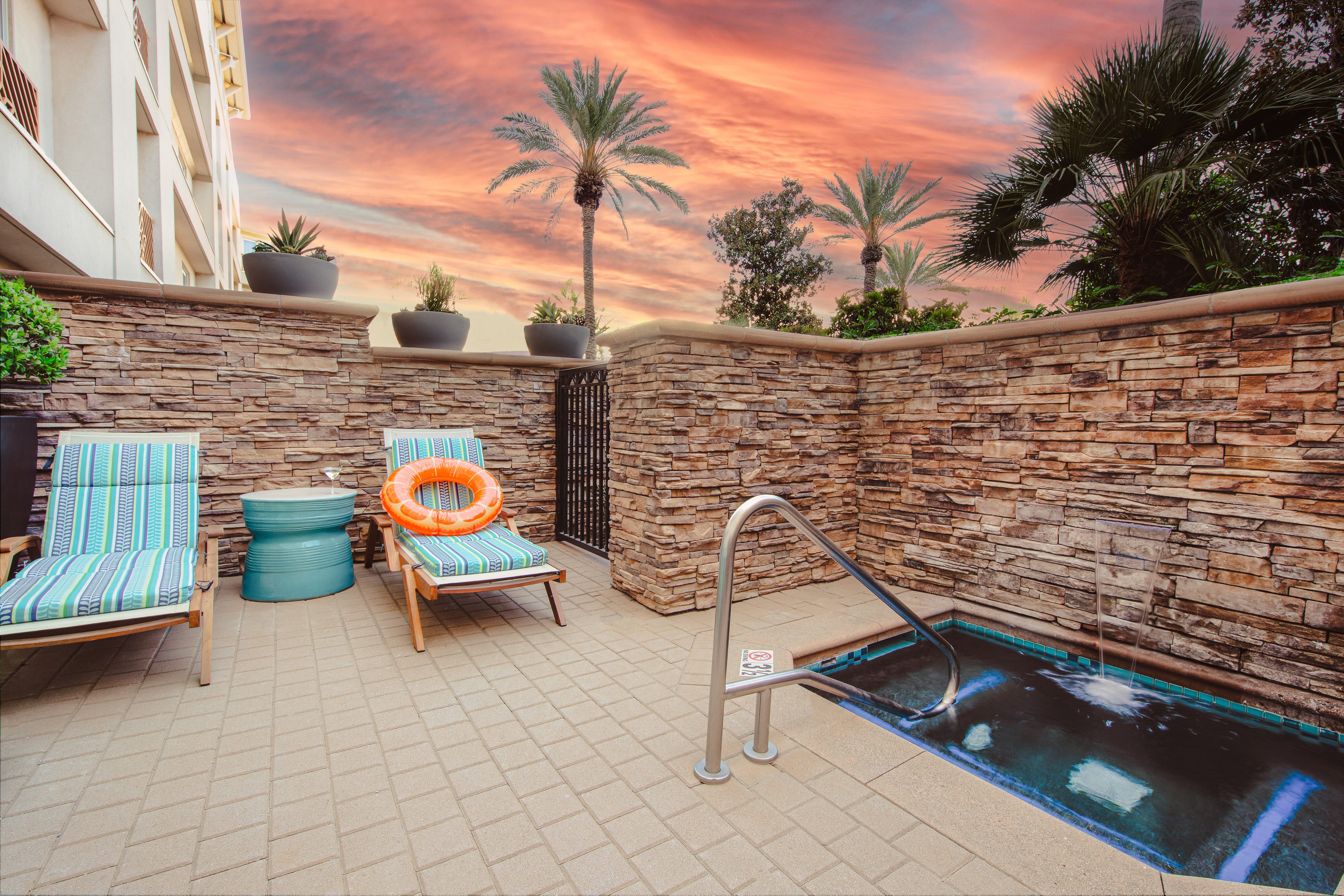 dive-inn-harrahs-resort-southern-california