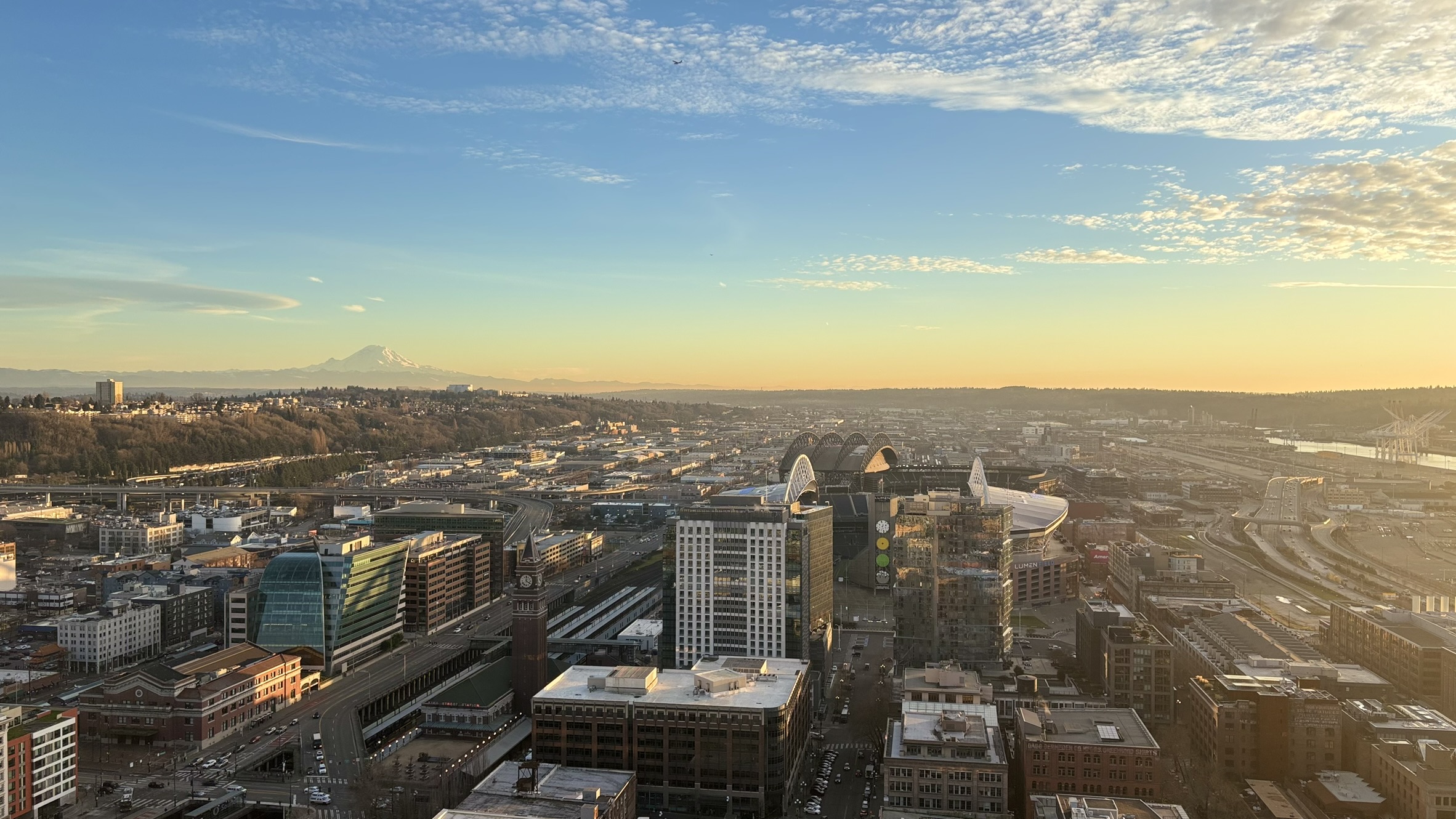 views-of-mount-rainier-and-the-seattle-stadiums-from-smith-tower-observatory