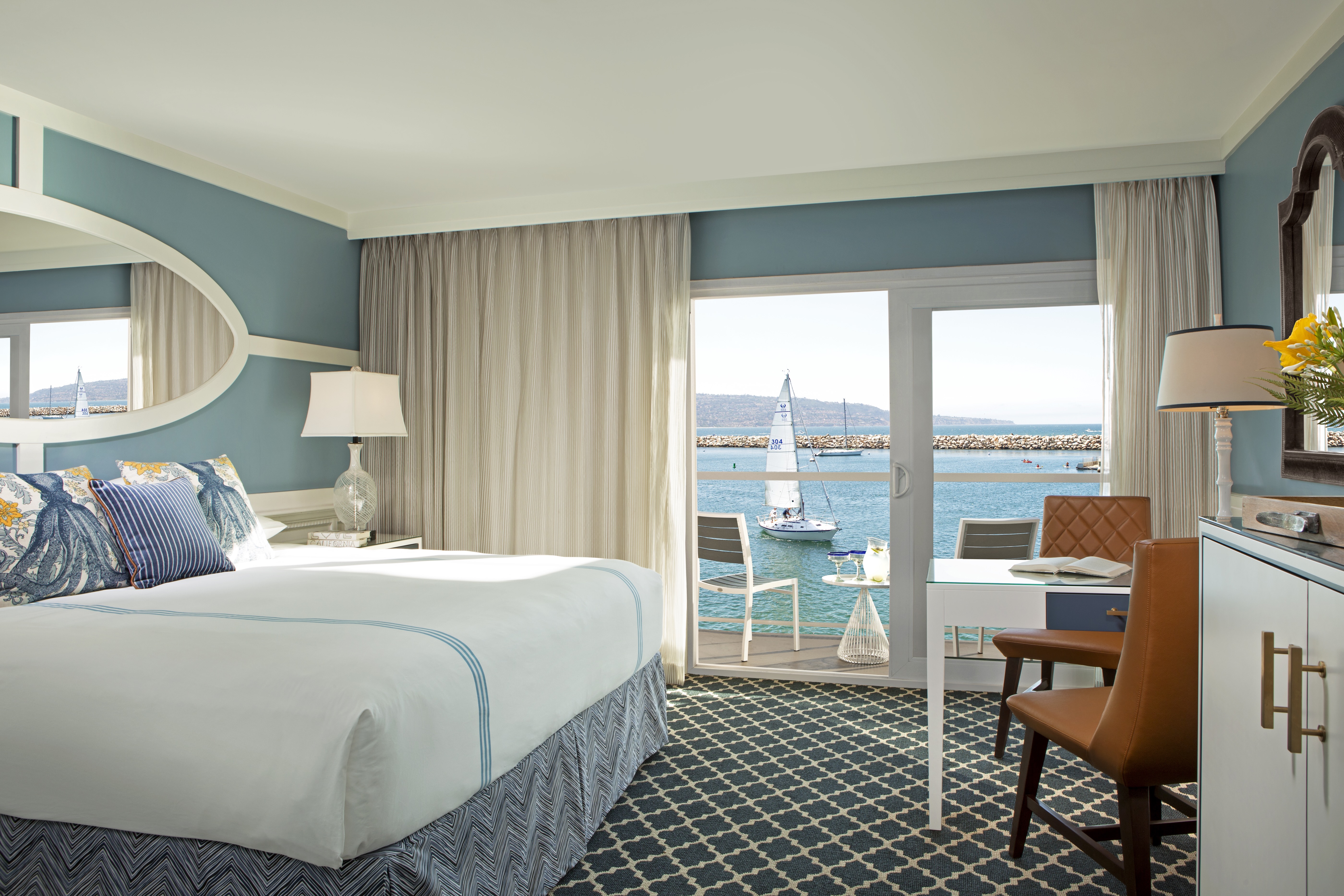 guestroom-at-the-portofino
